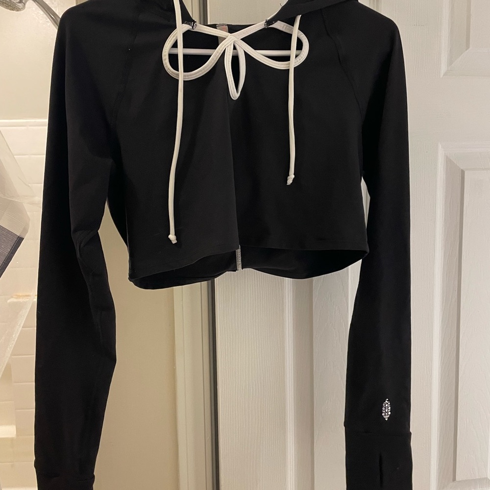 Black‎ Cropped Hoodie with White Drawstrings FREE PEOPLE MOVEMENT small